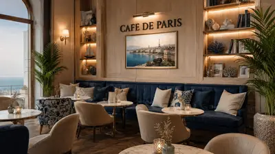 Conceptions de Cafés et Restaurants — moulures ton laiton, suspensions