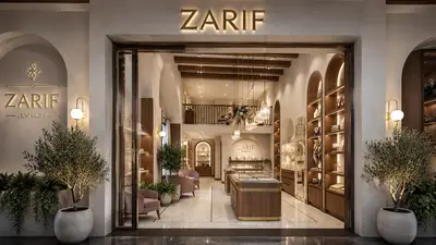 تصاميم المتاجر وصالات العرض — كوى جدارية مقوّسة, شريط LED أسفل الأرفف