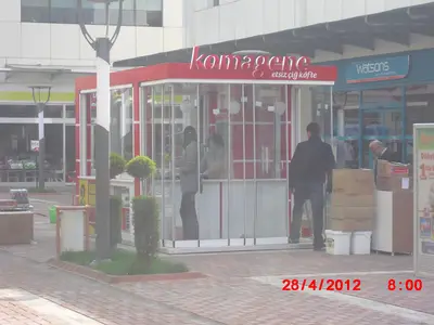 Komagene — Straßenkiosk — Servicefenster, Weiß (Montage vor Ort)