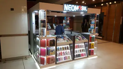 Neomobil — AVM kiosku — tepe tabela tacı, arkadan aydınlatmalı tabela