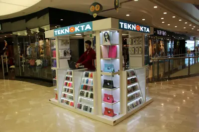 Teknokta Neomarin — كشك مركز تجاري — واجهات عرض من الزجاج المقسّى, أبيض (الوحدة بعد تركيبها)