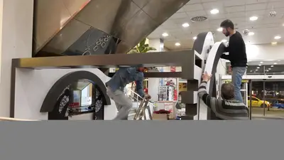 Turkcell Platinium — AVM kiosku — tepe tabela tacı, spot aydınlatma (üretim)