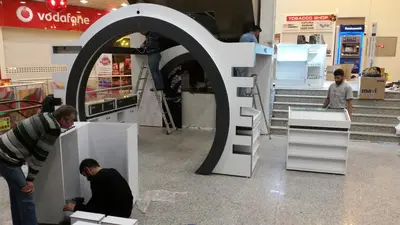Turkcell Platinium — AVM kiosku — tezgâh altı depolama, beyaz (üretim)