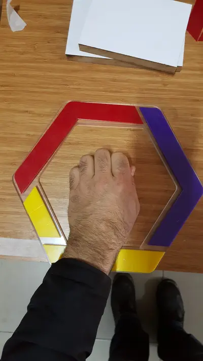 LEDWALK — ABD — tepe tabela tacı, sarı (sahada montaj)