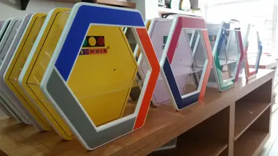 LEDWALK — ABD — beyaz laminat panel, sarı (sahada montaj)