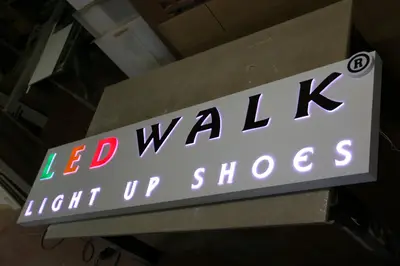 LEDWALK — ABD — tezgâh altı depolama, siyah (üretim)