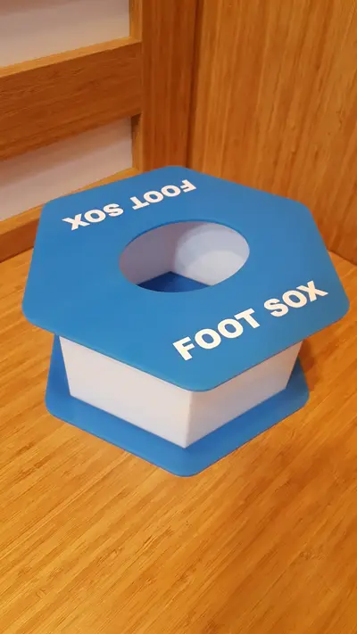 Fidget Spinner & Wax Hand — États-Unis — acrylique (plexi), bleu marine (fabrication)