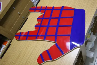Fidget Spinner & Wax Hand — États-Unis — acrylique (plexi), bandeau LED en périphérie de socle (dans notre propre atelier)