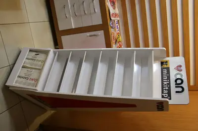 Can Yayınları Minikitap — عارض أرضي طويل — خشب MDF مدهون, أبيض (التغليف للشحن)
