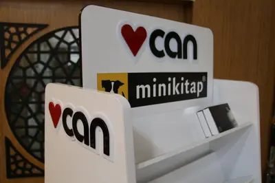 Can Yayınları Minikitap — عارض أرضي طويل — أرفف بفتحات للمطبوعات, أبيض (التركيب في الموقع)